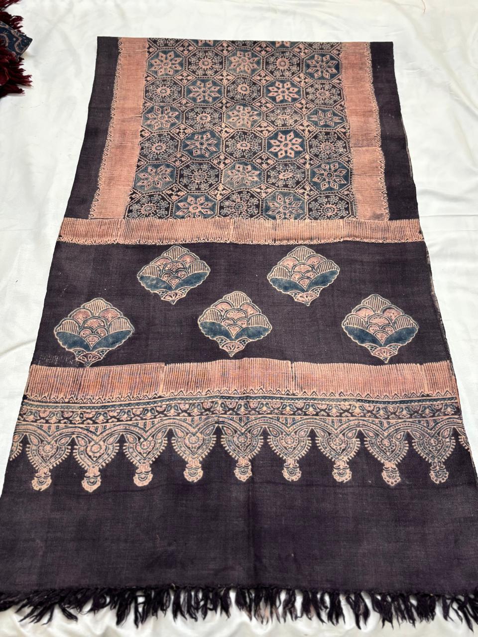 KUTCH HANDWOVEN HANDBLOCK MERINO WOOL AJRAKH STOLE