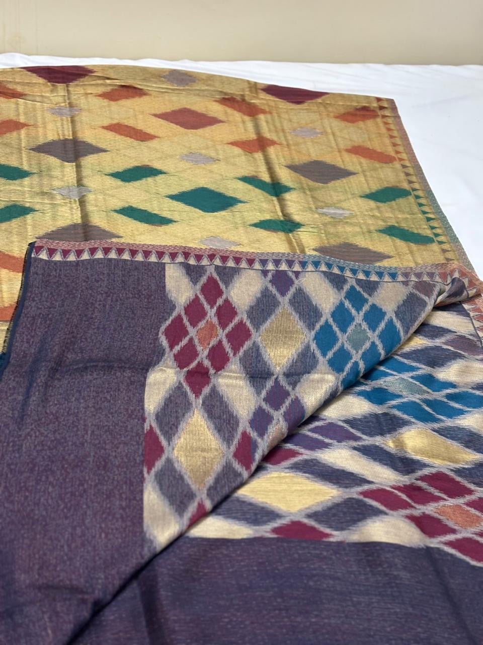 Woollen Shawl With Reversible Kaani Zari Ekat