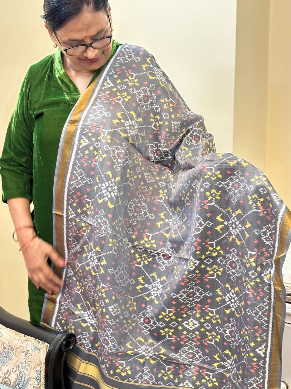 Grey handloom pure mulberry silk Patola dupatta with geometrical motif