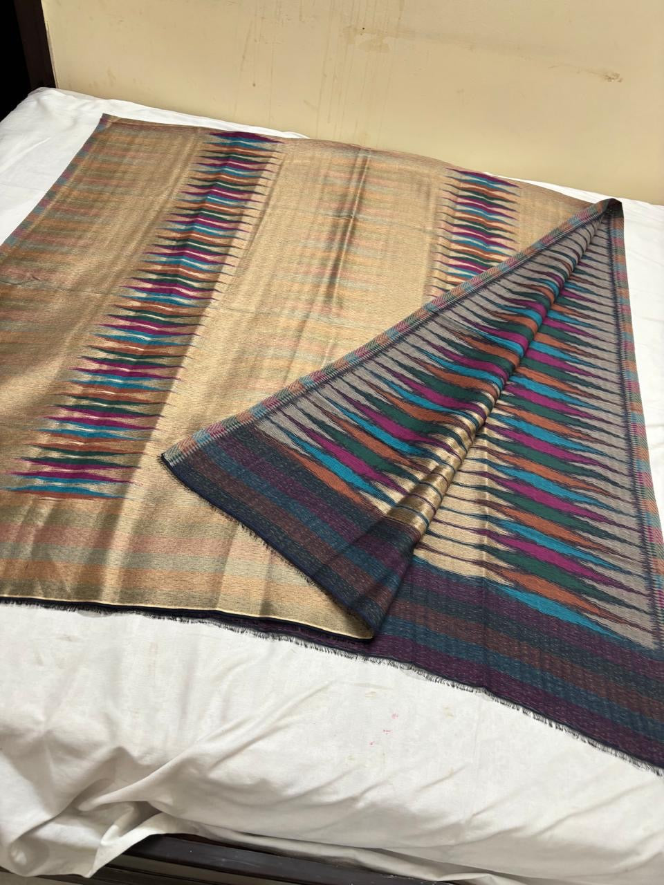 Woollen Shawl With Reversible Kaani Zari Ekat