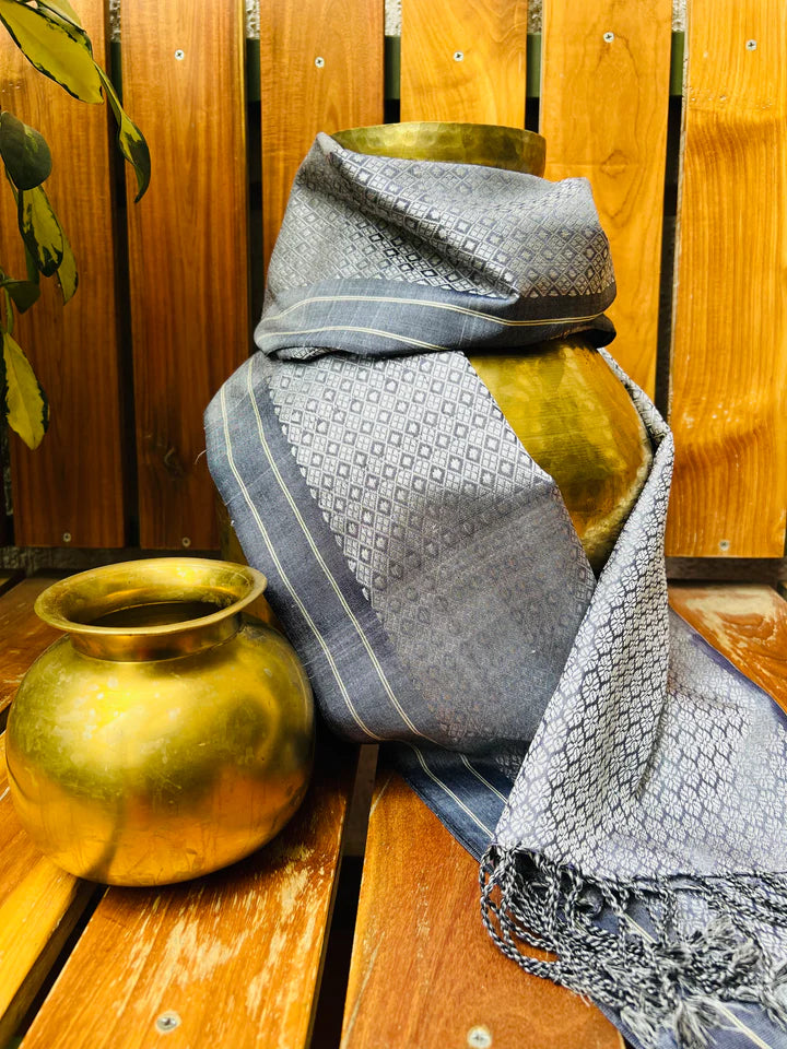 Grey  : Silk Cotton Khun Stole
