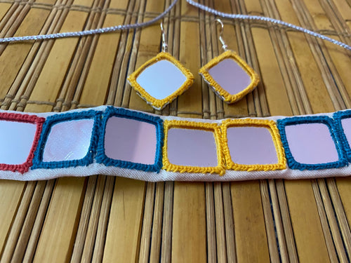 Multi colour mirror choker