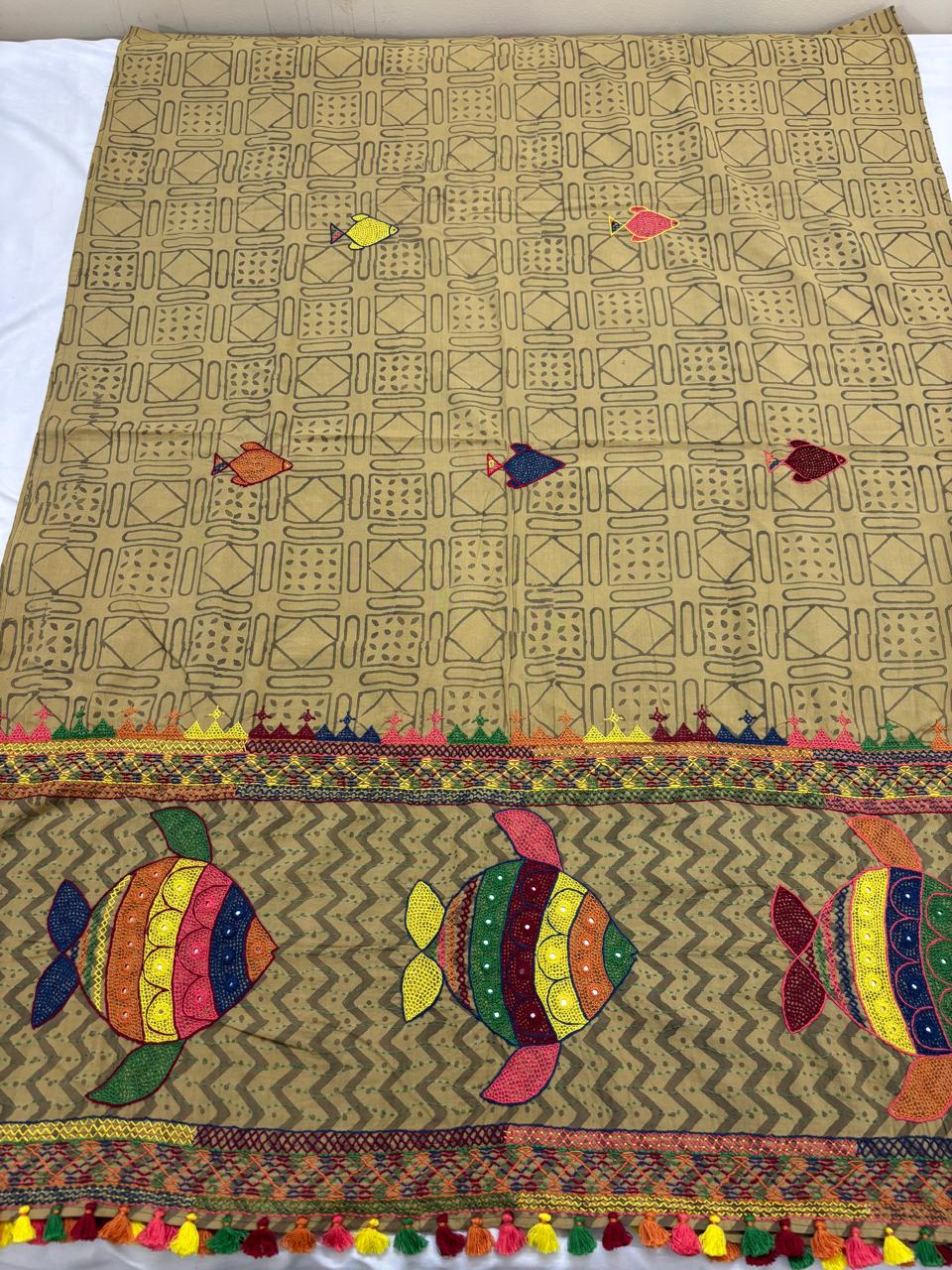 Khadi lambani dupatta