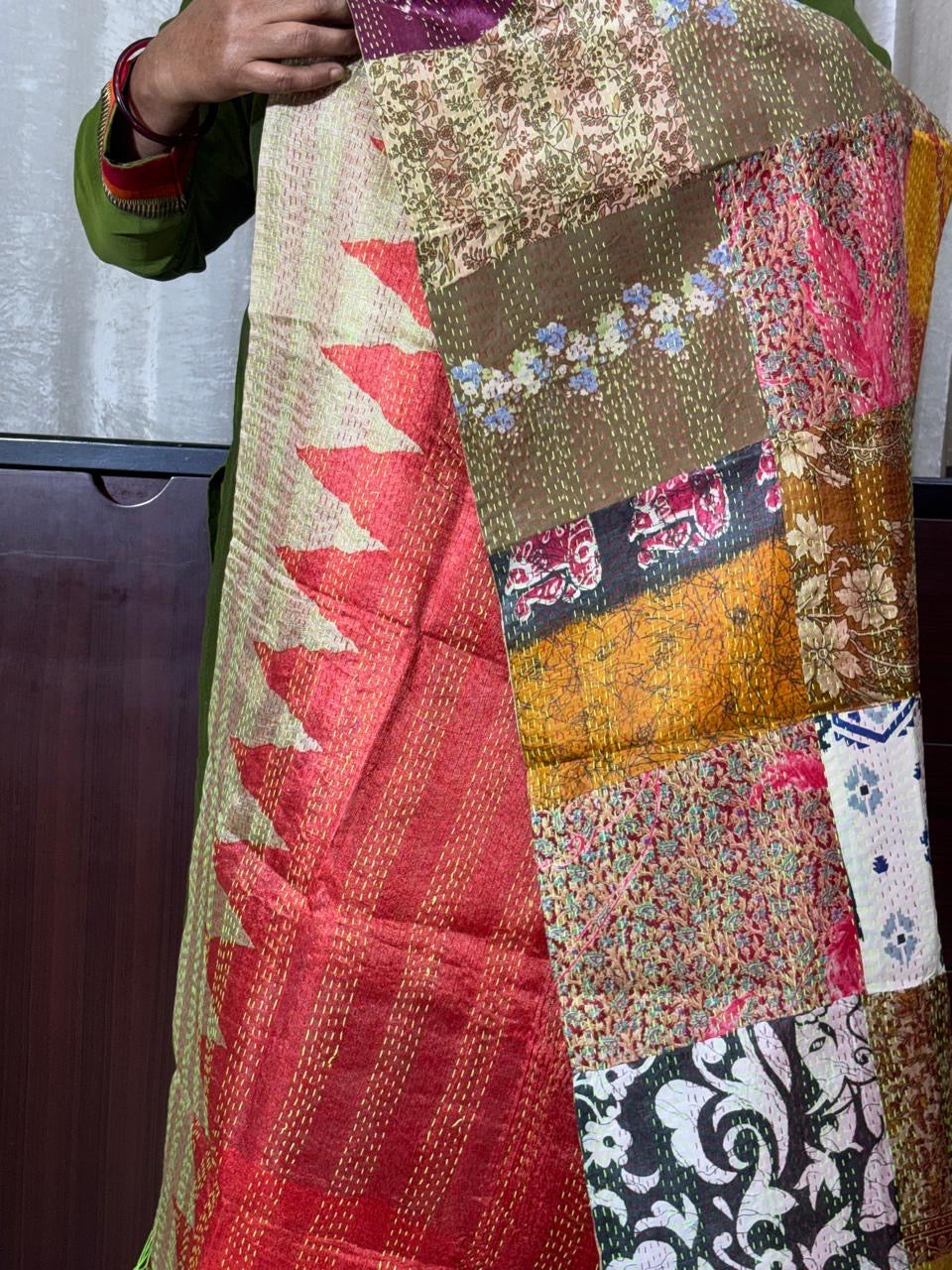 MULTICOLOR - PATCHWORK REVERSIBLE SILK BENGAL HAND KANTHA STITCH STOLE