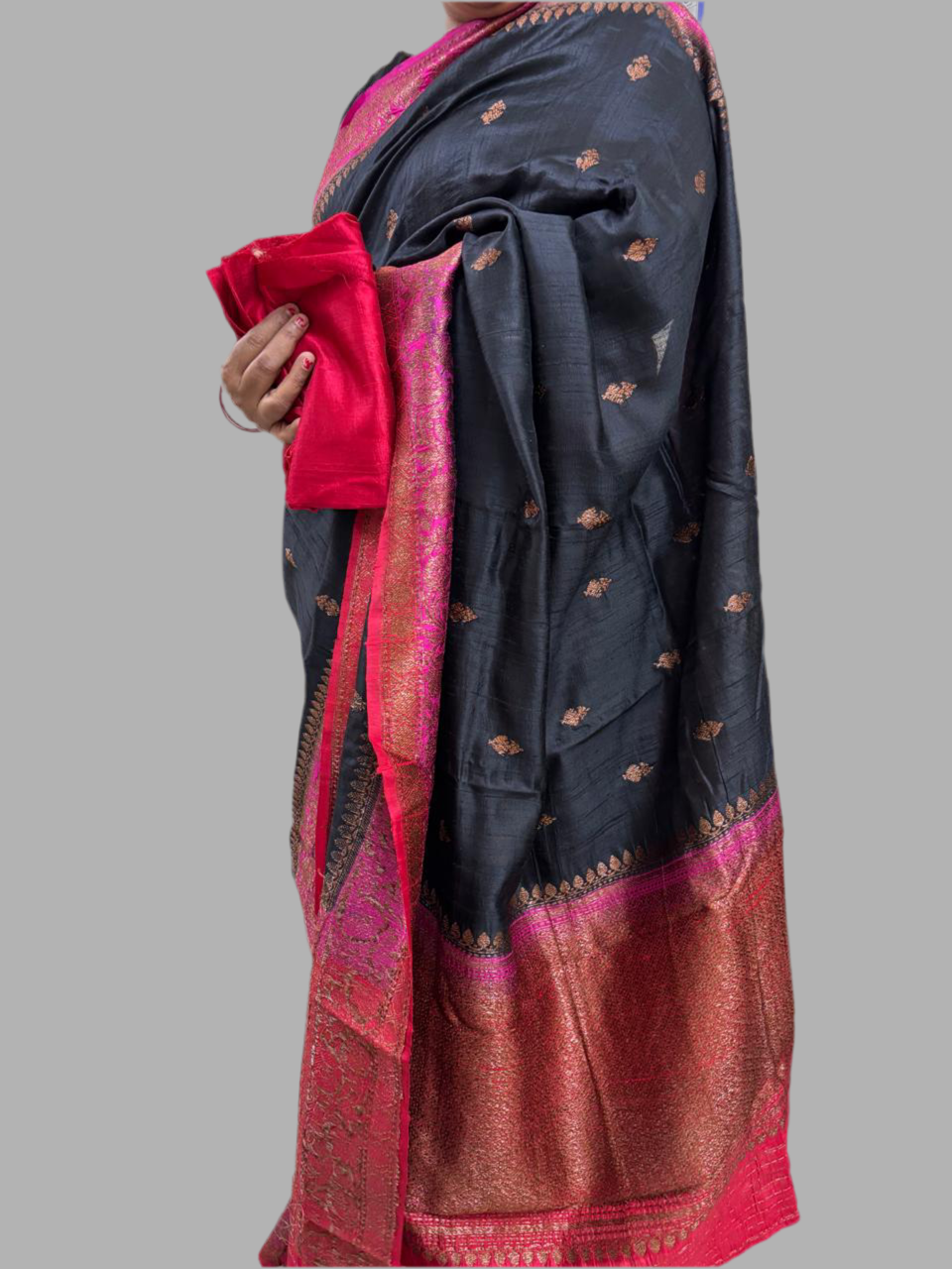 Pure raw  silk Benarsi dual tone  Black and Redsaree