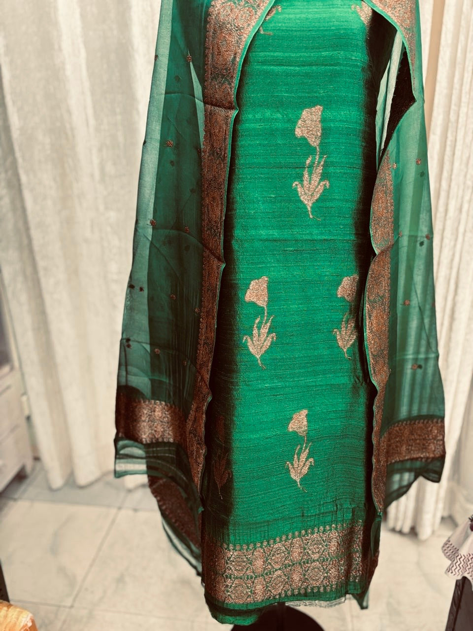 Green Handwoven Benarsi Pure Raw silk Suit set