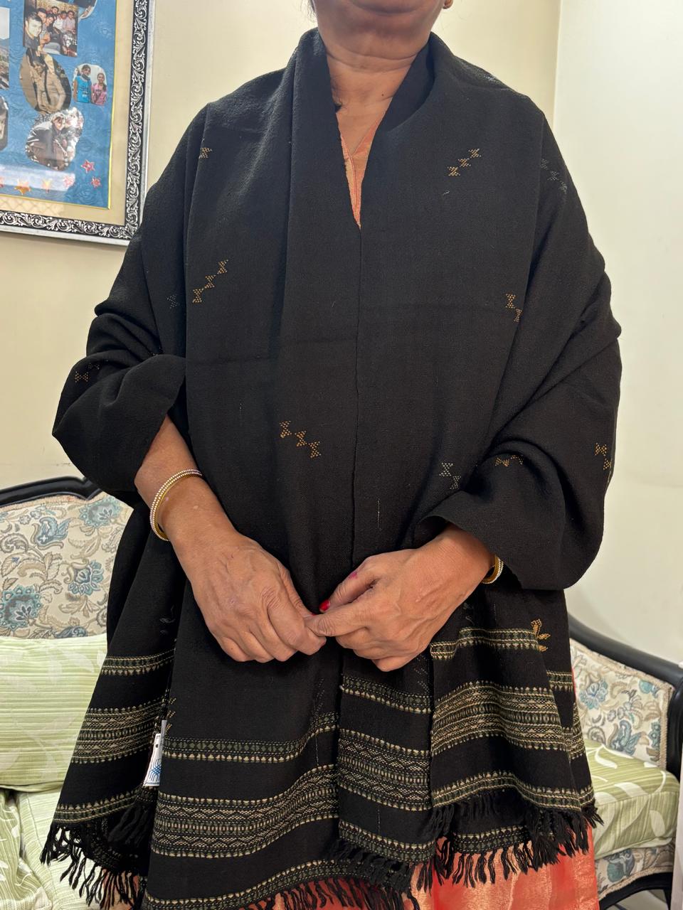 KUTCH BHUJODI HANDWOVEN MIRROR WORK WOOLLEN SHAWL