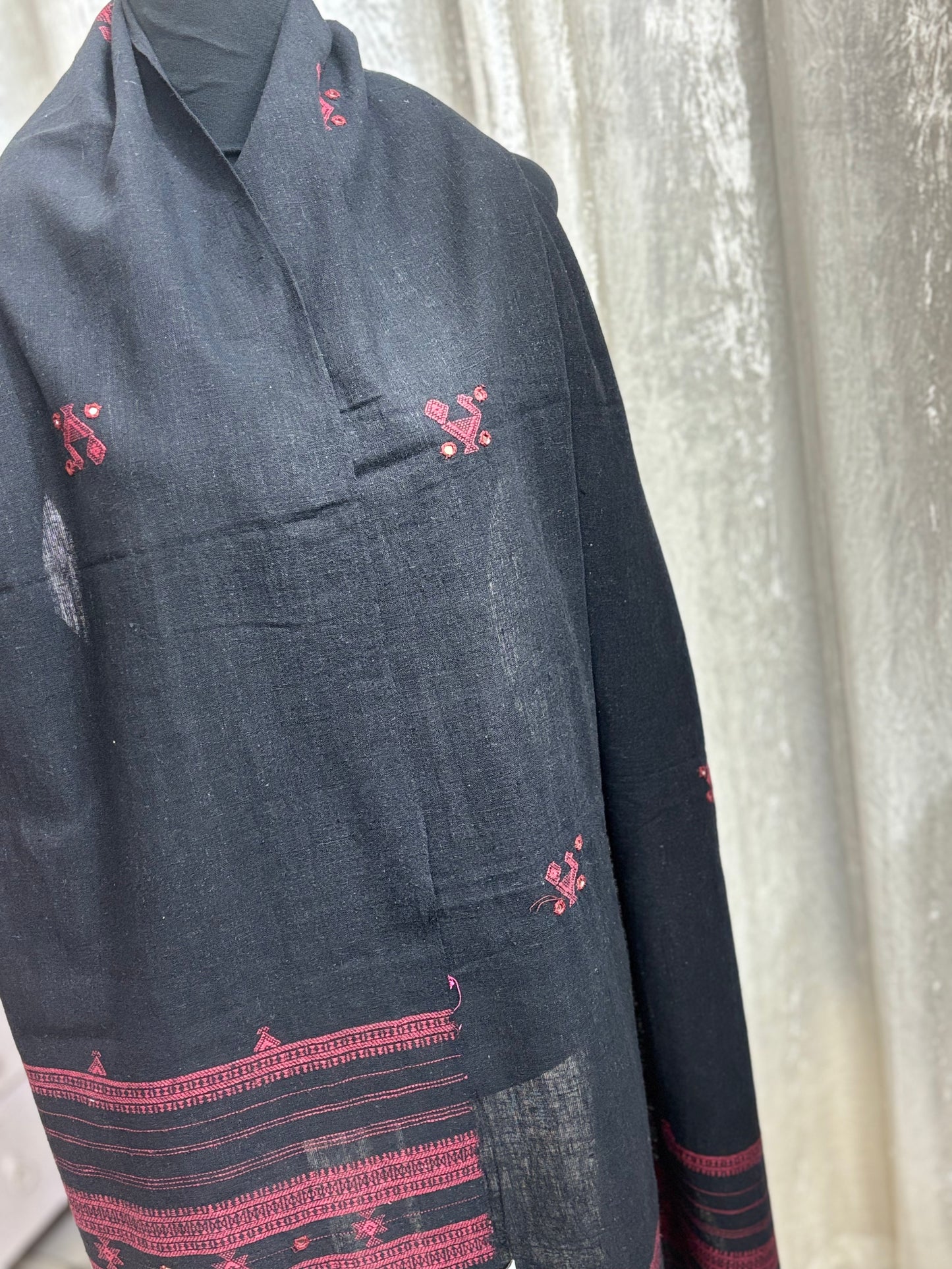 Black with peacock motif Kutch Bhujodi Weaving Handloom Organic Kala Cotton Stole with Tassels 1