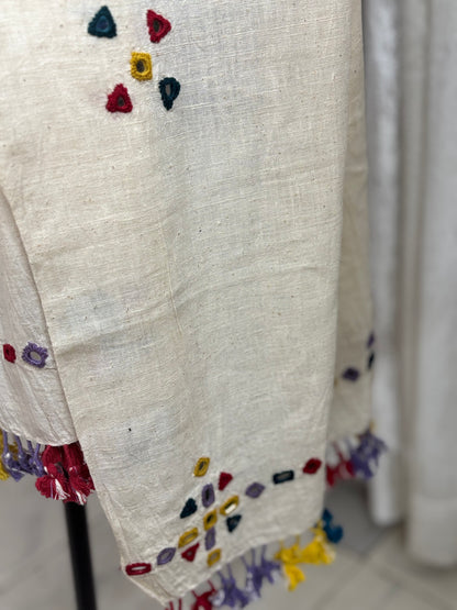 White Kutch Bhujodi Weaving Handloom Organic Kala Cotton Stole with Tassels 1