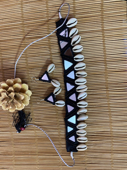 White colour mirror choker with sippi and earrings